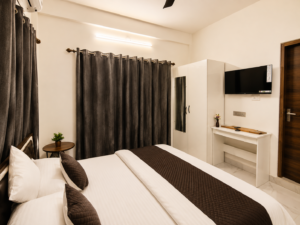 metro stay bedroom tv